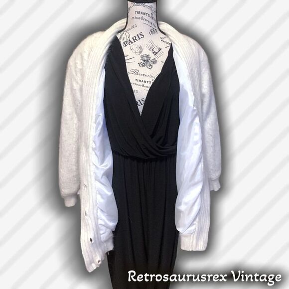 Vintage 1980’s Retro Oversized Offwhite Angora Cardigan Sweater - Picture 10 of 14